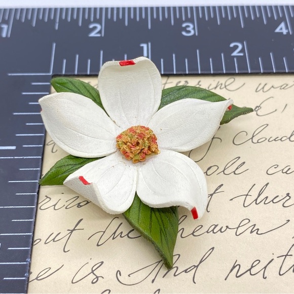 Artisan Made Leather Vintage Dogwood Brooch - Picture 4 of 6